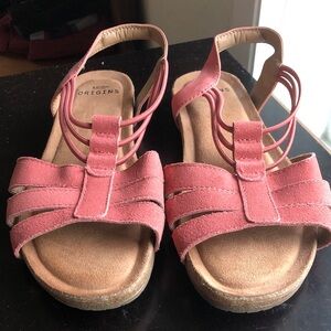 Earth Origins coral cork bed sandals size 8